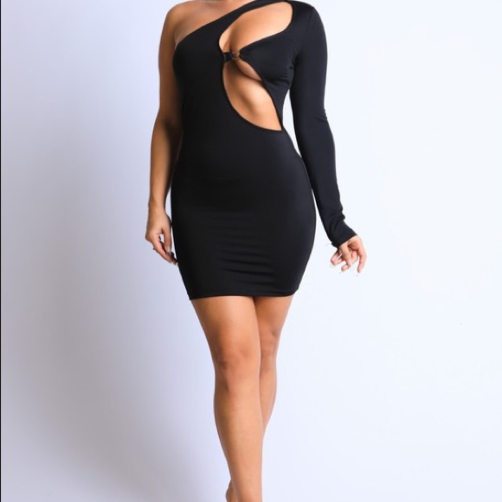 Black Cut out One Shoulder Mini Dress.